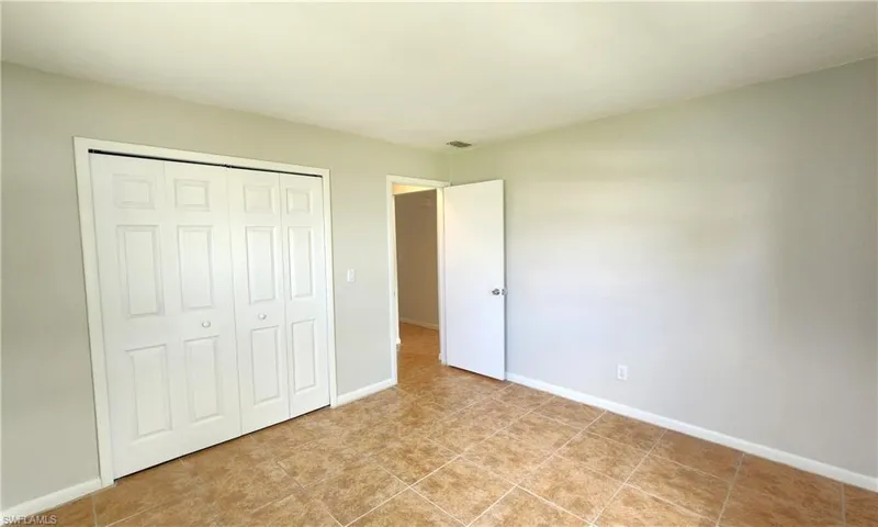 4615 SE 4th  PL, Cape Coral, FL 33904