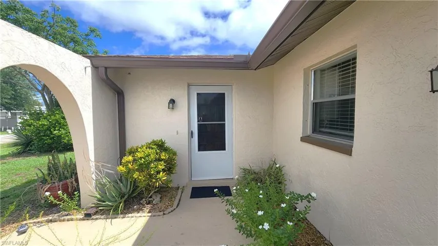 4615 SE 4th  PL, Cape Coral, FL 33904