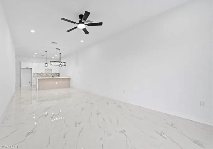 915 Ne 15th Ln, Cape Coral, Florida 33909