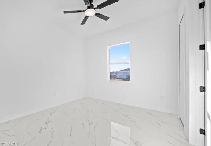 915 Ne 15th Ln, Cape Coral, Florida 33909