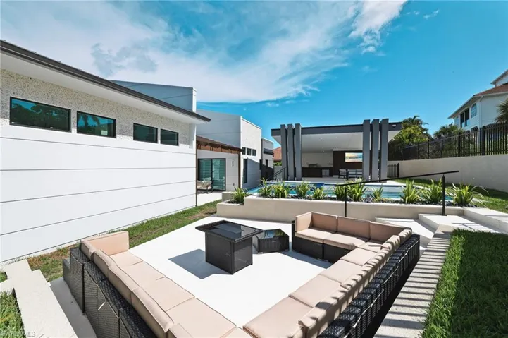 View of patio featuring outdoor lounge area