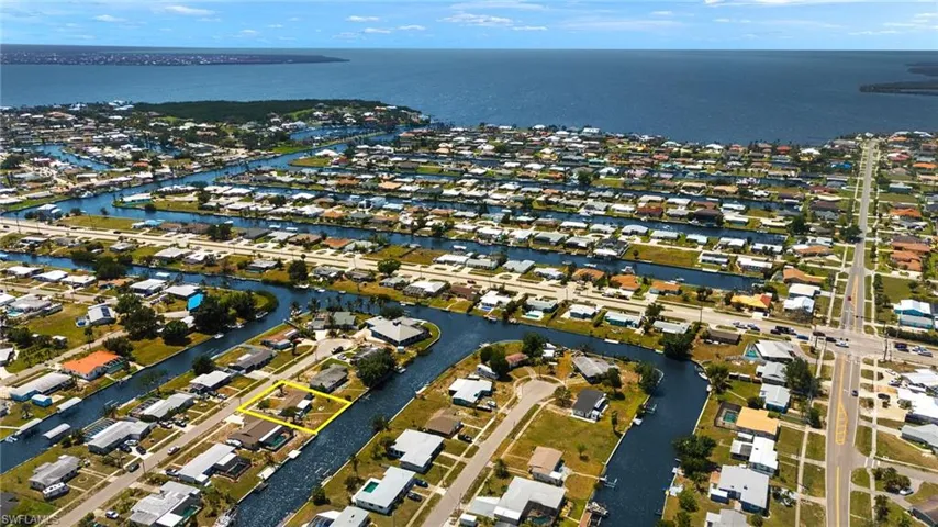128  Rodgers NE AVE, Port Charlotte, FL 33952
