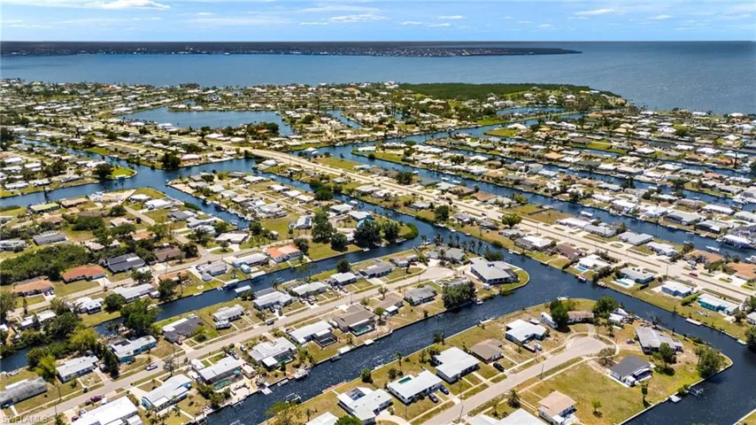 128  Rodgers NE AVE, Port Charlotte, FL 33952