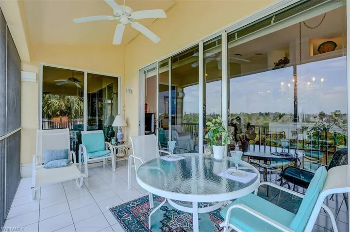 Sunroom / large Lanai / outdoor dining space