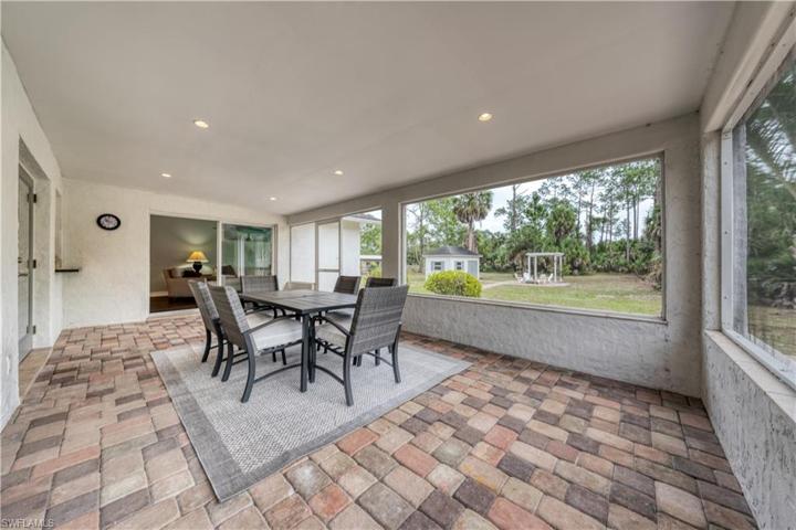 Coverend screened lanai