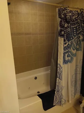 Bathroom with shower / bath combo