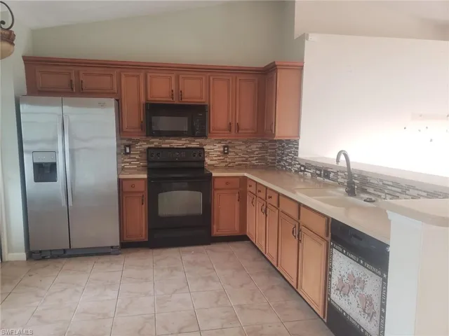 2901  25th SW ST, Lehigh Acres, FL 33976
