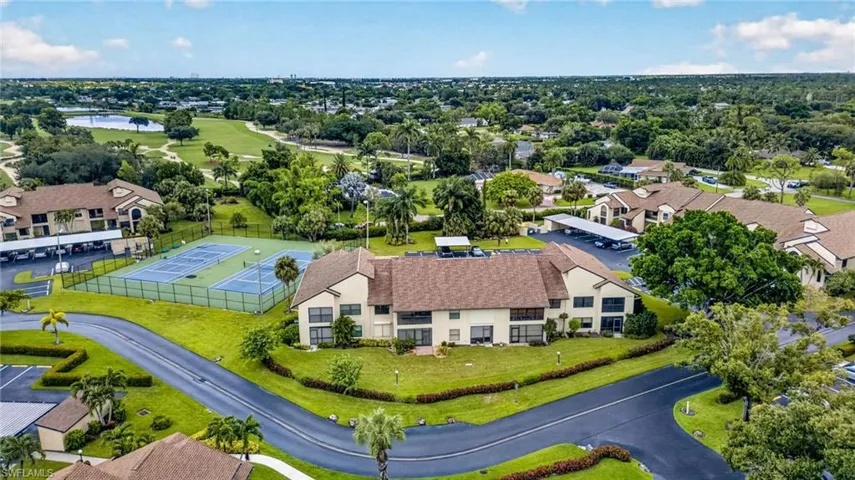 8382 Charter Club Cir 6, Fort Myers, Florida 33919