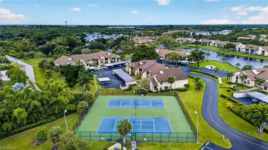 8382 Charter Club Cir 6, Fort Myers, Florida 33919