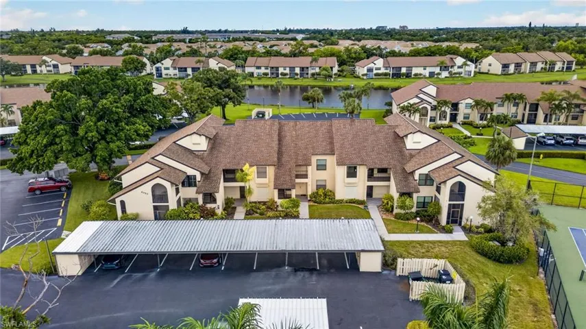 8382 Charter Club Cir 6, Fort Myers, Florida 33919