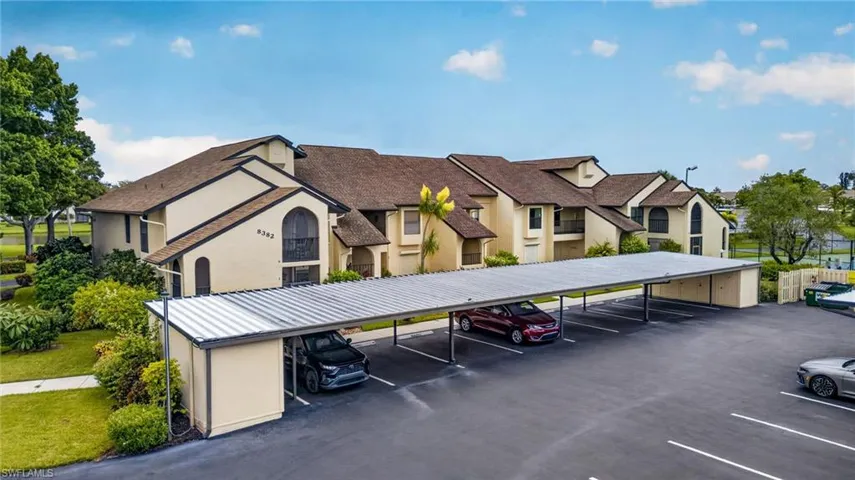 8382 Charter Club Cir 6, Fort Myers, Florida 33919