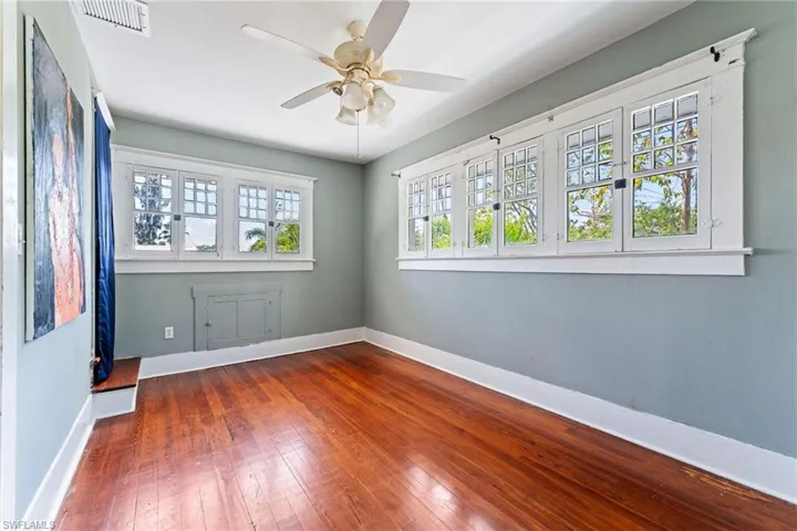 Guest #1 bedroom Upstairs