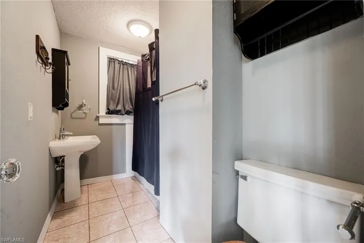 Guest Hall bath Upstairs