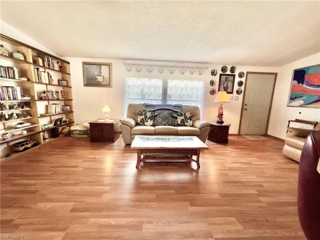 573  Cape Florida  LN, Naples, FL 34104