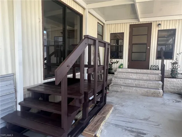 573  Cape Florida  LN, Naples, FL 34104