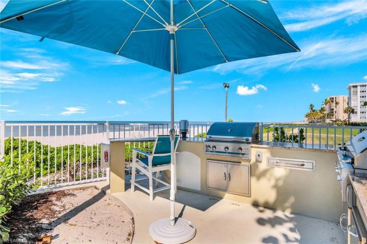 BBQ Grills Beachside