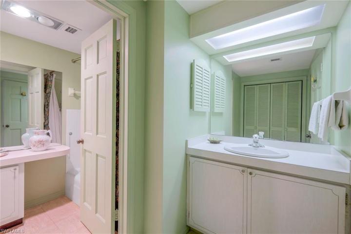 Primary En-Suite Bath