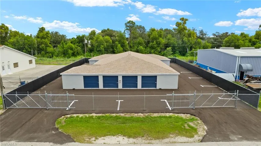 17517  Rockefeller  CIR, Fort Myers, FL 33967