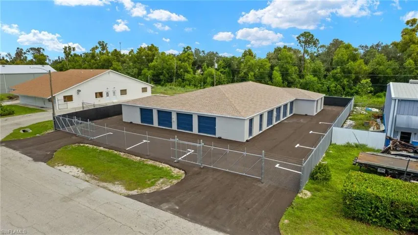 17517  Rockefeller  CIR, Fort Myers, FL 33967