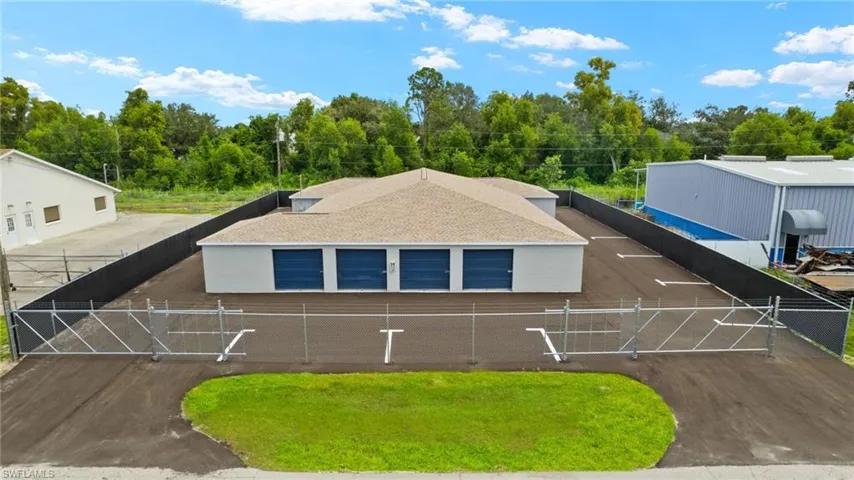 17517  Rockefeller  CIR, Fort Myers, FL 33967
