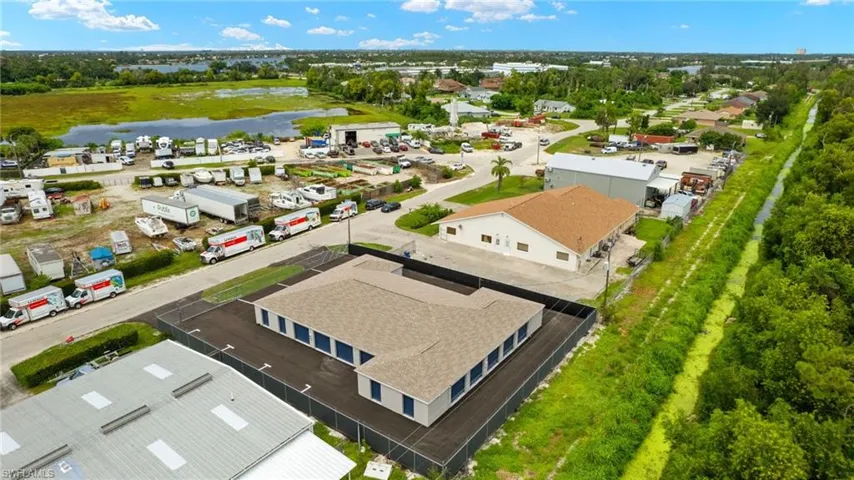 17517  Rockefeller  CIR, Fort Myers, FL 33967
