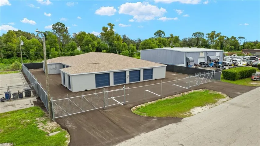17517  Rockefeller  CIR, Fort Myers, FL 33967