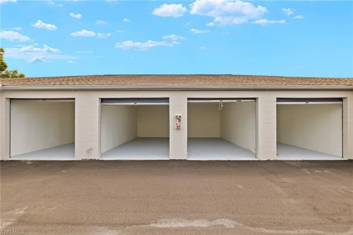 17517  Rockefeller  CIR, Fort Myers, FL 33967