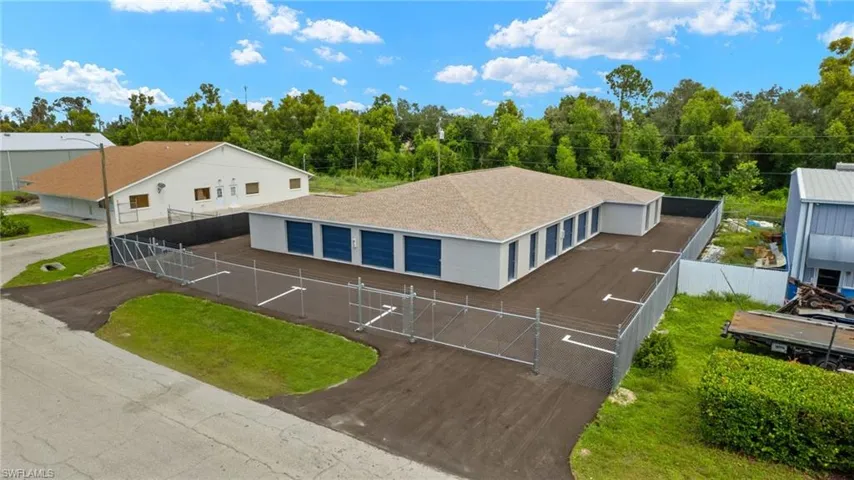 17517  Rockefeller  CIR, Fort Myers, FL 33967