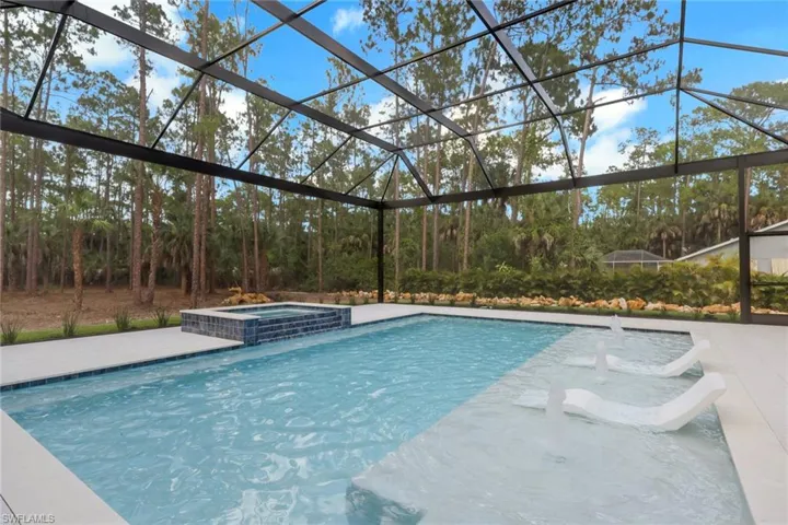5025 Boxwood Way, Naples, Florida 34116