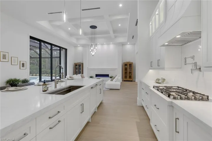5025 Boxwood Way, Naples, Florida 34116