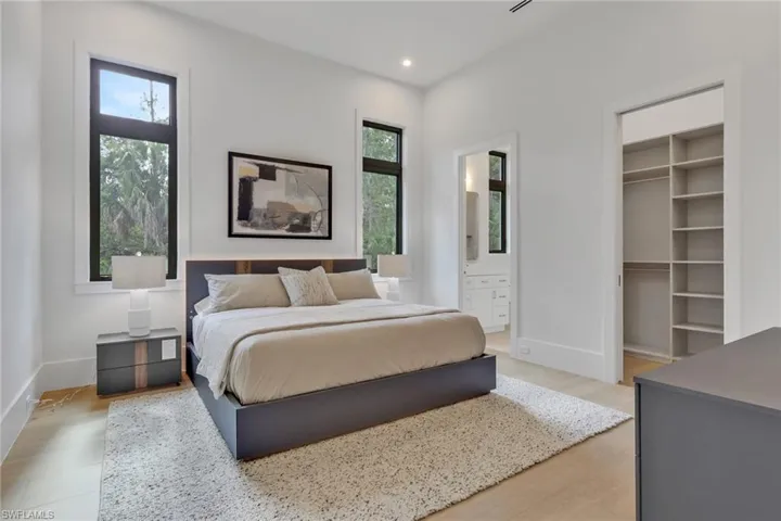 5025 Boxwood Way, Naples, Florida 34116