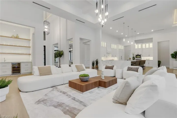 5025 Boxwood Way, Naples, Florida 34116