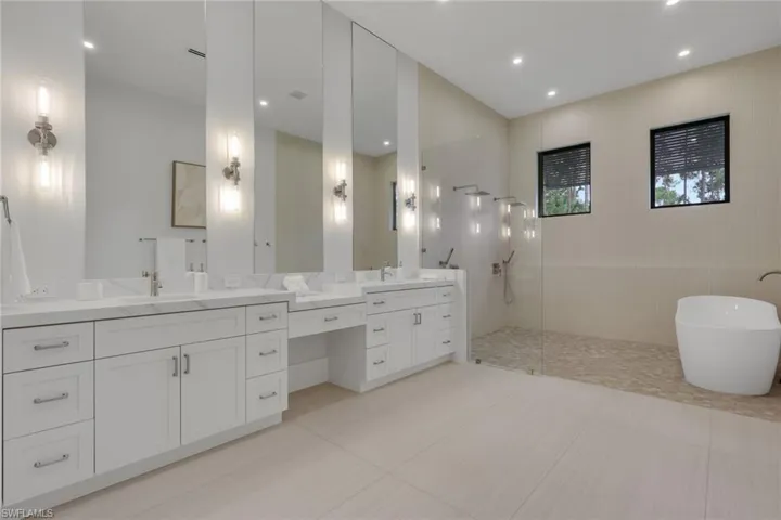 5025 Boxwood Way, Naples, Florida 34116
