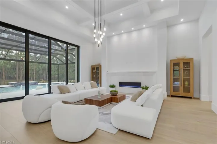 5025 Boxwood Way, Naples, Florida 34116