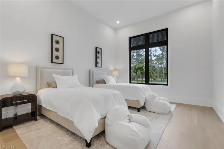 5025 Boxwood Way, Naples, Florida 34116