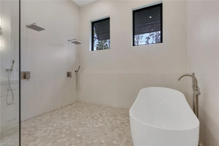 5025 Boxwood Way, Naples, Florida 34116