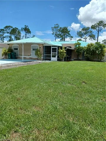 Half acre Residencial lot. 3 bedrooms, 3 bathrooms, one 21by 21 Recreation room with its own Bathroom and kitchenette, and it's own private entry.