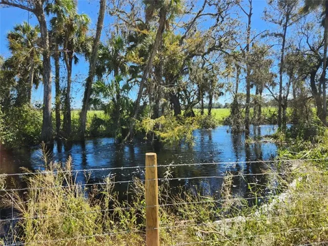 7  Old Grove  RD, Fort Denaud, FL 33935