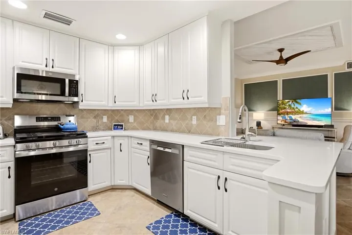 3163  Serena  LN, Naples, FL 34114