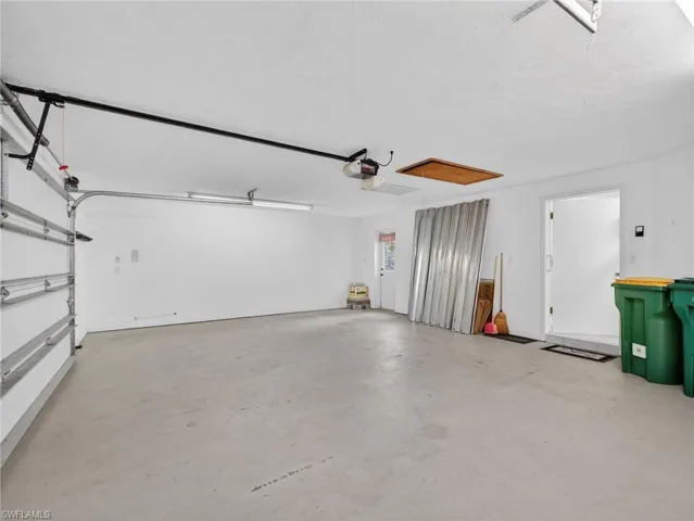 Large 2.5 Car Garage