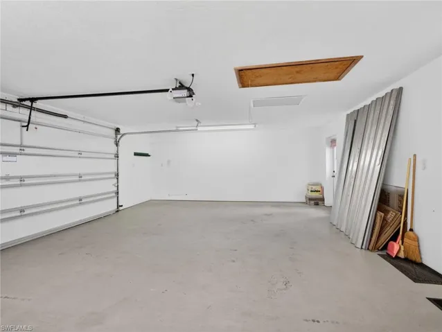 Large 2.5 Car Garage