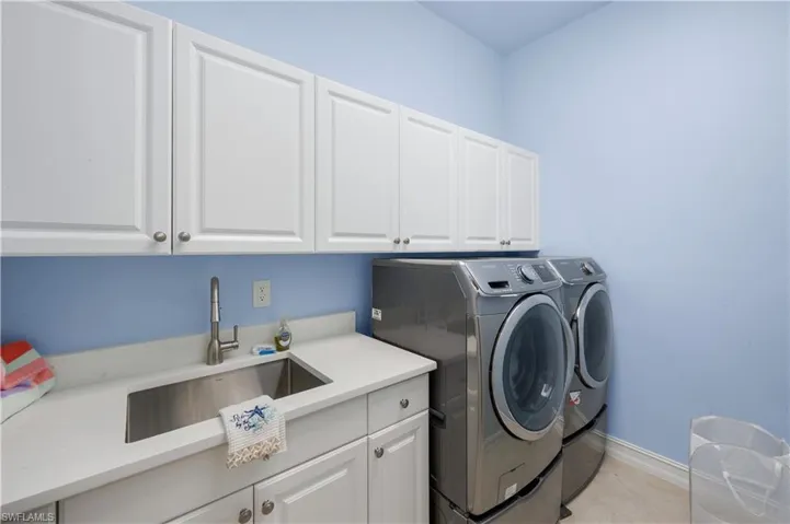 9002 Shenendoah Cir, Naples, Florida 34113