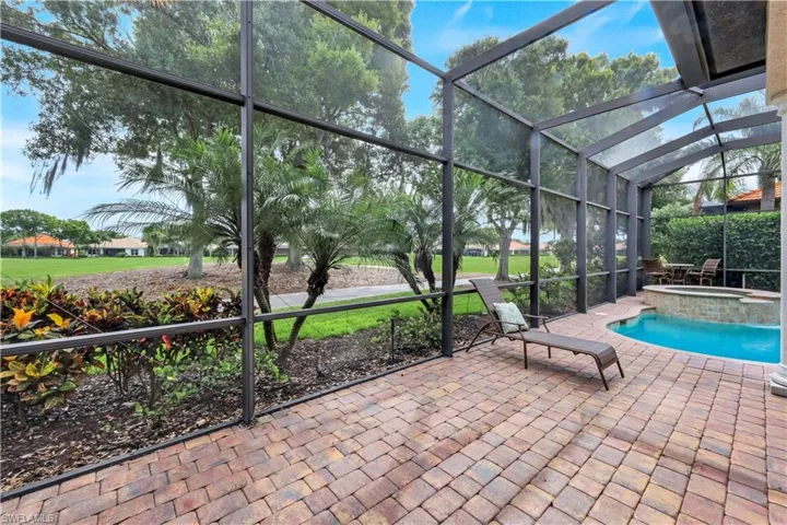 9002 Shenendoah Cir, Naples, Florida 34113