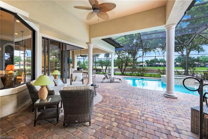 9002 Shenendoah Cir, Naples, Florida 34113