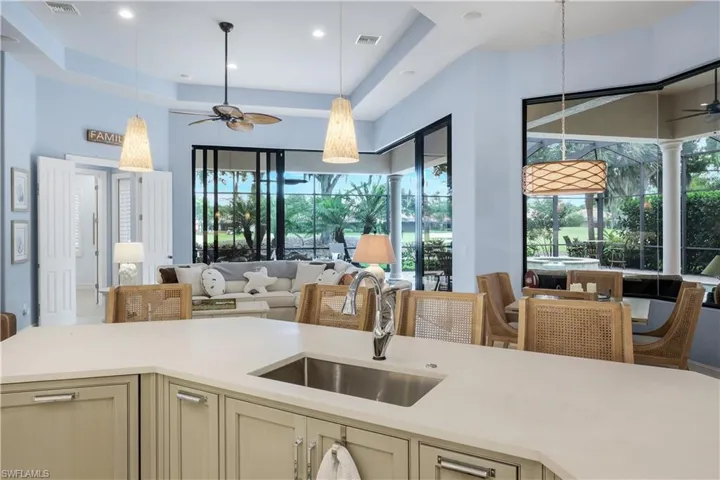 9002 Shenendoah Cir, Naples, Florida 34113