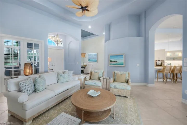 9002 Shenendoah Cir, Naples, Florida 34113