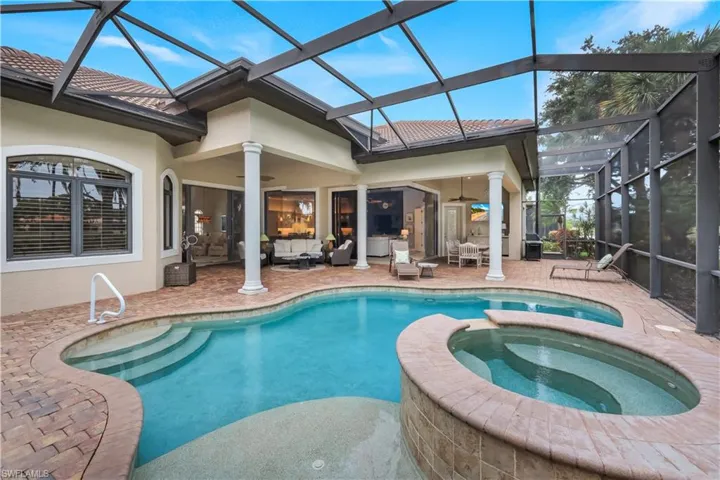9002 Shenendoah Cir, Naples, Florida 34113
