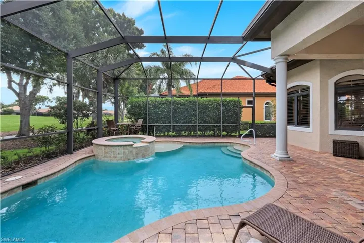 9002 Shenendoah Cir, Naples, Florida 34113