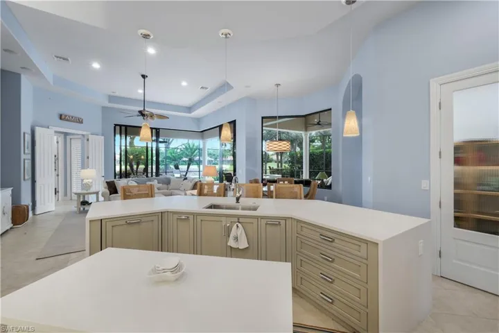 9002 Shenendoah Cir, Naples, Florida 34113