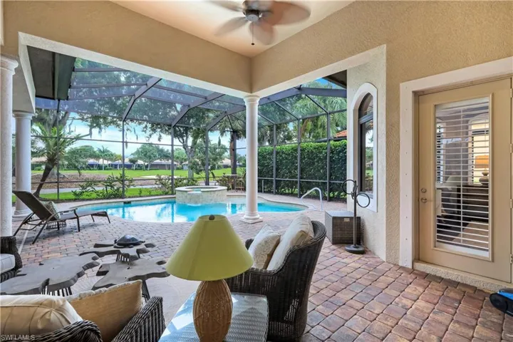 9002 Shenendoah Cir, Naples, Florida 34113